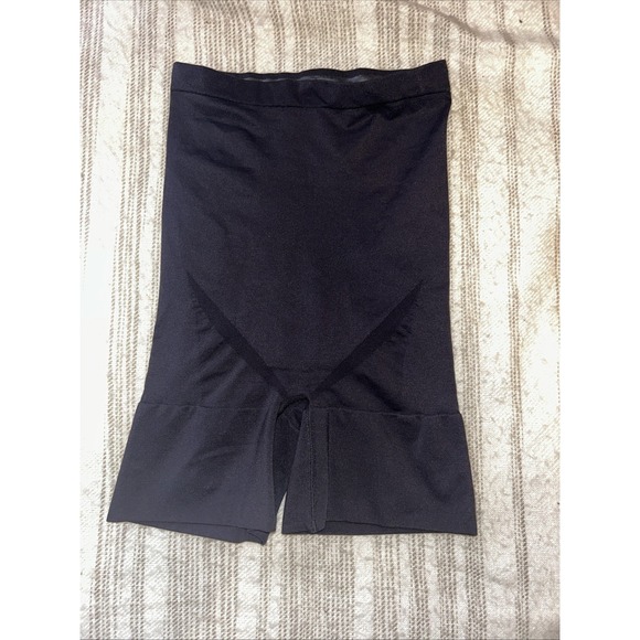 Jockey Women's Sz Large Slimmers Breathe Mid Rise Shaping Shorts‎ Black - Picture 1 of 4